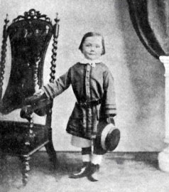 Conan Doyle con 4 años